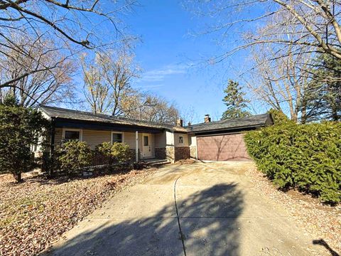 Photo of 1704 S Highland Avenue, Arlington Heights, IL 60005 (MLS # 12523663)