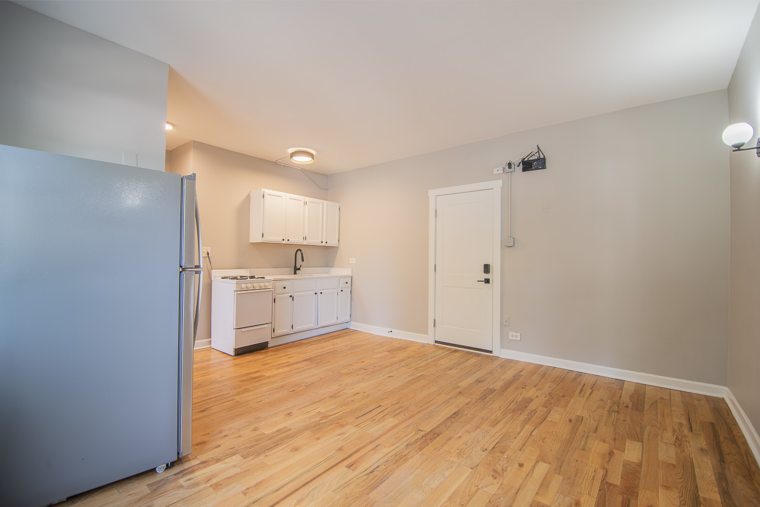 1414 W Pratt Boulevard 208