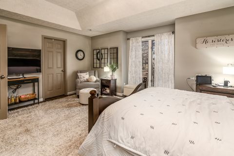 Tiny photo for 2004 Northwoods Place, Mt Vernon, IL 62864 (MLS # 12564122)