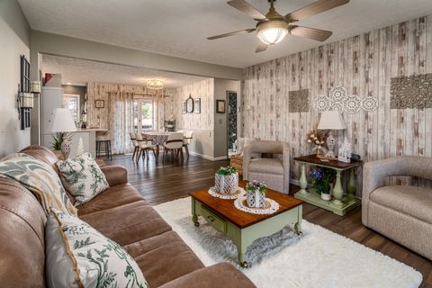 Tiny photo for 2004 Northwoods Place, Mt Vernon, IL 62864 (MLS # 12564122)