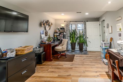 Tiny photo for 2004 Northwoods Place, Mt Vernon, IL 62864 (MLS # 12564122)