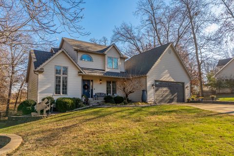 Tiny photo for 2004 Northwoods Place, Mt Vernon, IL 62864 (MLS # 12564122)