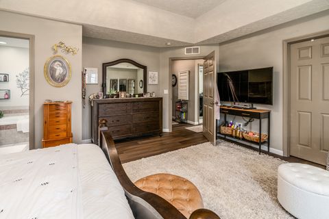 Tiny photo for 2004 Northwoods Place, Mt Vernon, IL 62864 (MLS # 12564122)