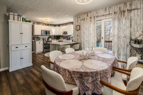 Tiny photo for 2004 Northwoods Place, Mt Vernon, IL 62864 (MLS # 12564122)