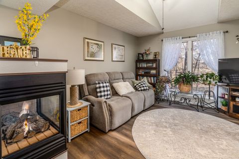 Tiny photo for 2004 Northwoods Place, Mt Vernon, IL 62864 (MLS # 12564122)