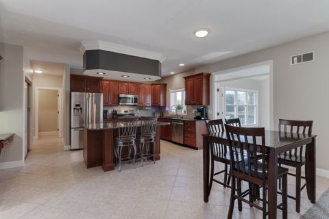 Tiny photo for 3 Pebblebrook Court, Bloomington, IL 61705 (MLS # 12494400)