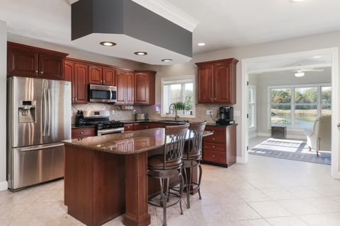 Tiny photo for 3 Pebblebrook Court, Bloomington, IL 61705 (MLS # 12494400)