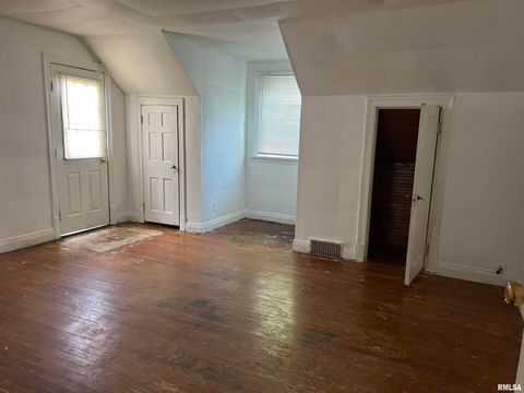 Tiny photo for 404 W ELM Street, Carbondale, IL 62901 (MLS # 12584044)