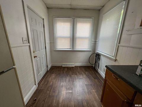 Tiny photo for 404 W ELM Street, Carbondale, IL 62901 (MLS # 12584044)