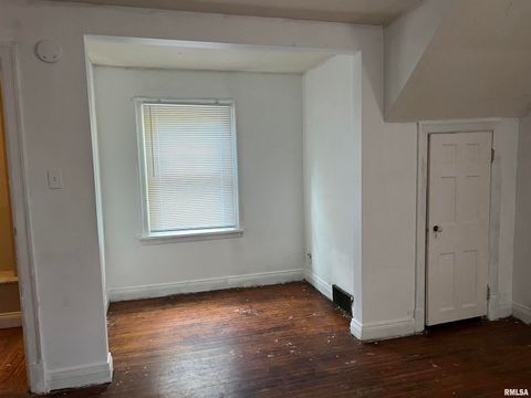 Tiny photo for 404 W ELM Street, Carbondale, IL 62901 (MLS # 12584044)