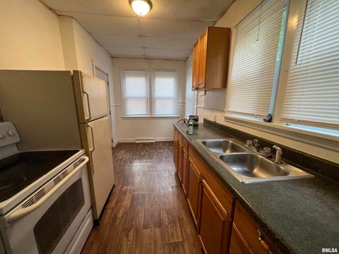 Tiny photo for 404 W ELM Street, Carbondale, IL 62901 (MLS # 12584044)