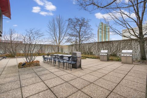 Tiny photo for 800 Elgin Road #1215, Evanston, IL 60201 (MLS # 12573953)