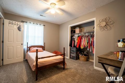 Tiny photo for 910 FAIRLANE Drive, Marion, IL 62959 (MLS # QC4268748)