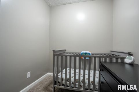 Tiny photo for 910 FAIRLANE Drive, Marion, IL 62959 (MLS # QC4268748)