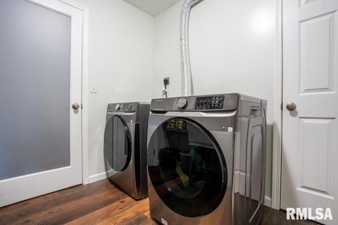 Tiny photo for 910 FAIRLANE Drive, Marion, IL 62959 (MLS # QC4268748)