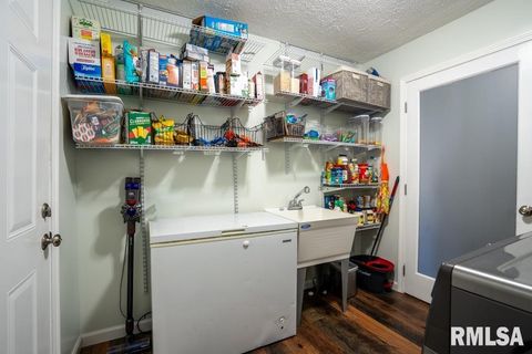 Tiny photo for 910 FAIRLANE Drive, Marion, IL 62959 (MLS # QC4268748)