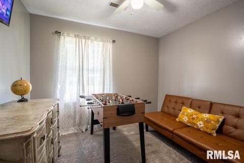 Tiny photo for 910 FAIRLANE Drive, Marion, IL 62959 (MLS # QC4268748)