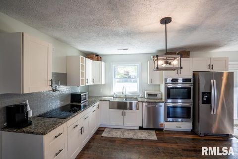 Tiny photo for 910 FAIRLANE Drive, Marion, IL 62959 (MLS # QC4268748)