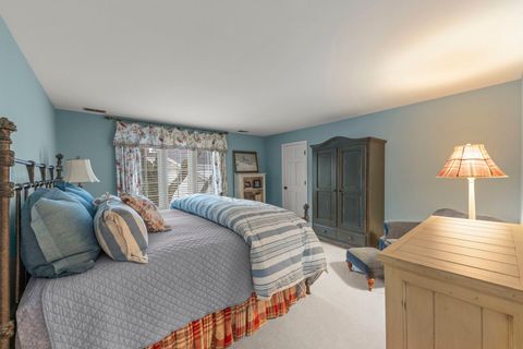 Tiny photo for 646 Highview Avenue, Glen Ellyn, IL 60137 (MLS # 12599612)