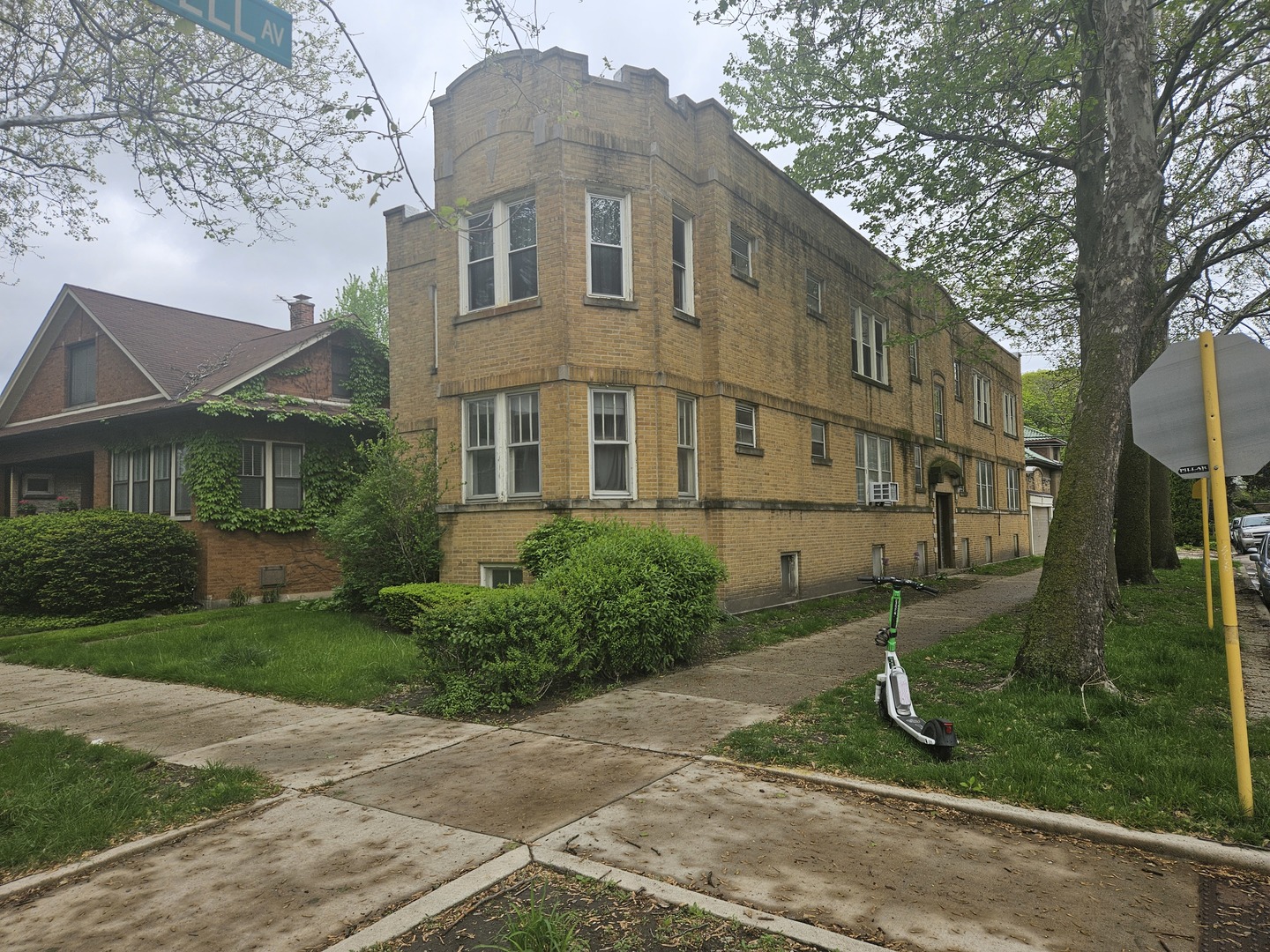 2500 W Coyle Avenue