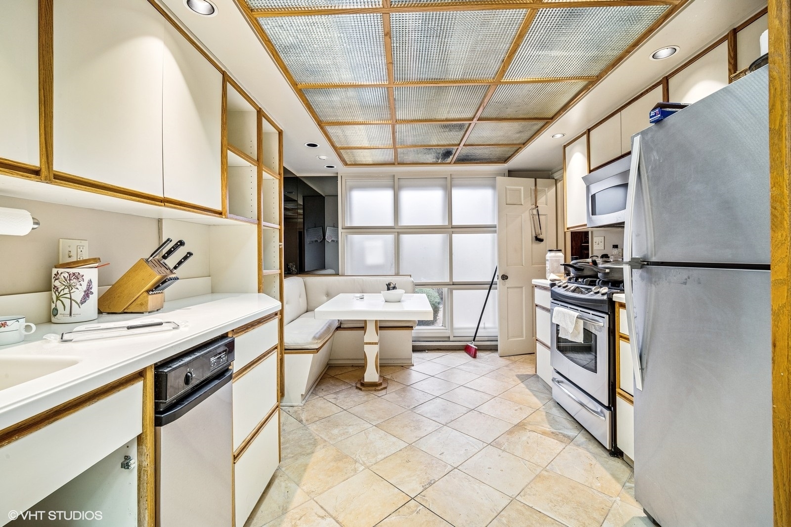 1864 Mission Hills Lane