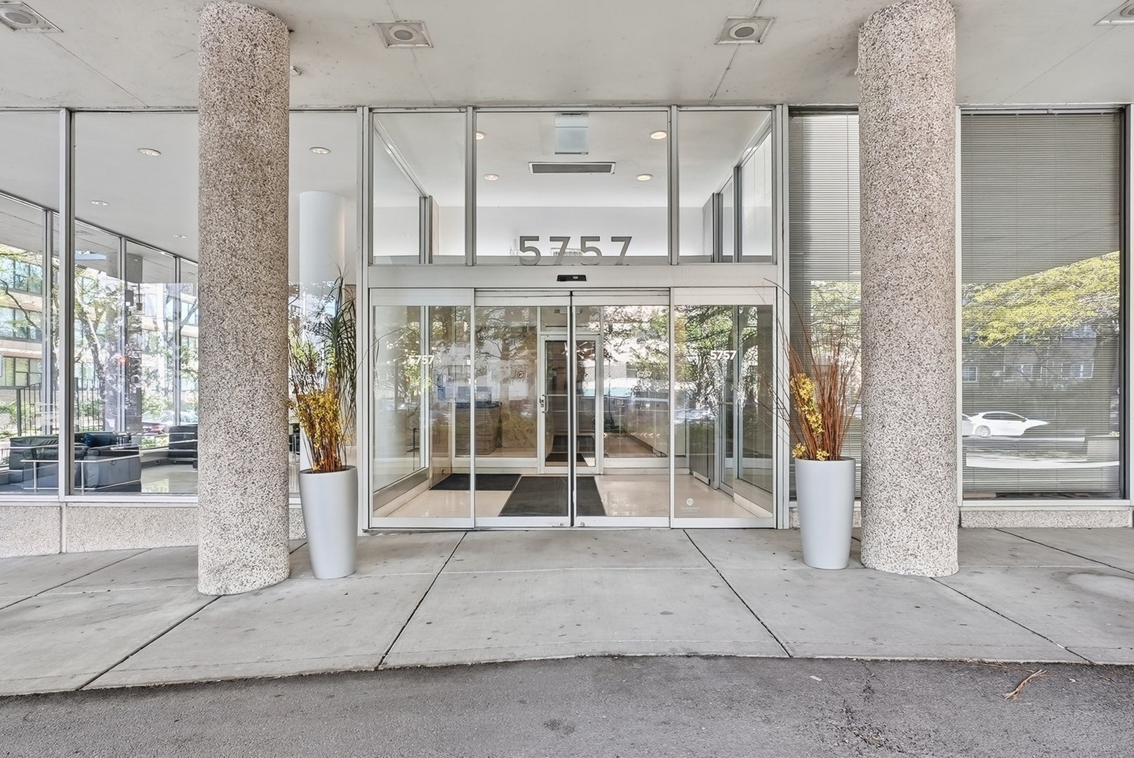 5757 N Sheridan Road 20D