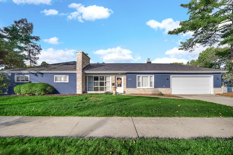 Tiny photo for 1414 N SCOTT Street, Wheaton, IL 60187 (MLS # 12785180)
