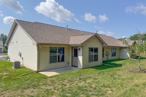 Tiny photo for 5604 Jackies Drive #R, Loves Park, IL 61111 (MLS # 12747964)