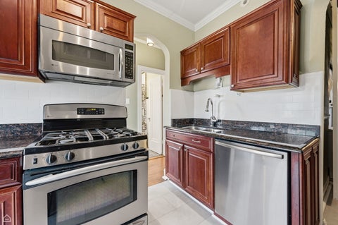 Tiny photo for 6121 N Hoyne Avenue #3S, Chicago, IL 60659 (MLS # 12745195)