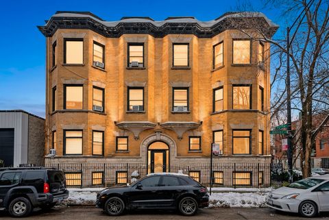 Photo of 823 W Diversey Parkway #2, Chicago, IL 60614 (MLS # 12526423)