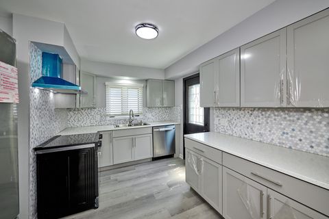 Tiny photo for 257 N Grace Street, Lombard, IL 60148 (MLS # 12407693)