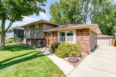 Photo of 2009 Westfield Road, Joliet, IL 60435 (MLS # 12462140)