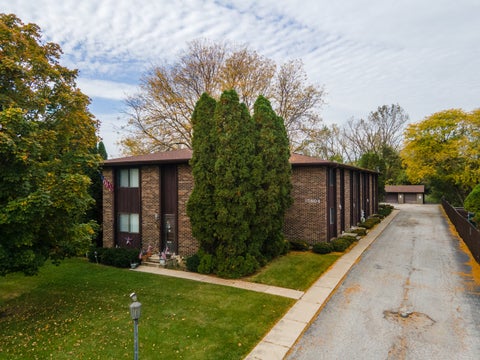 Tiny photo for 15804 Laramie Avenue #5, Oak Forest, IL 60452 (MLS # 12783634)