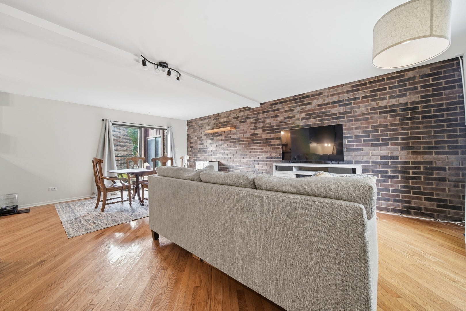 15804 Laramie Avenue 5