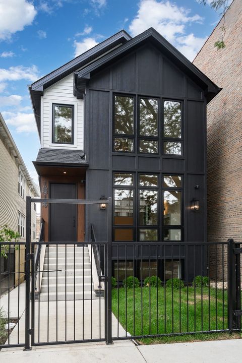 1514 W Superior Street Chicago IL 60642