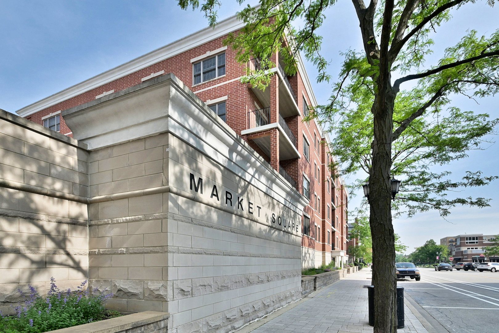 210 N Addison Avenue 201