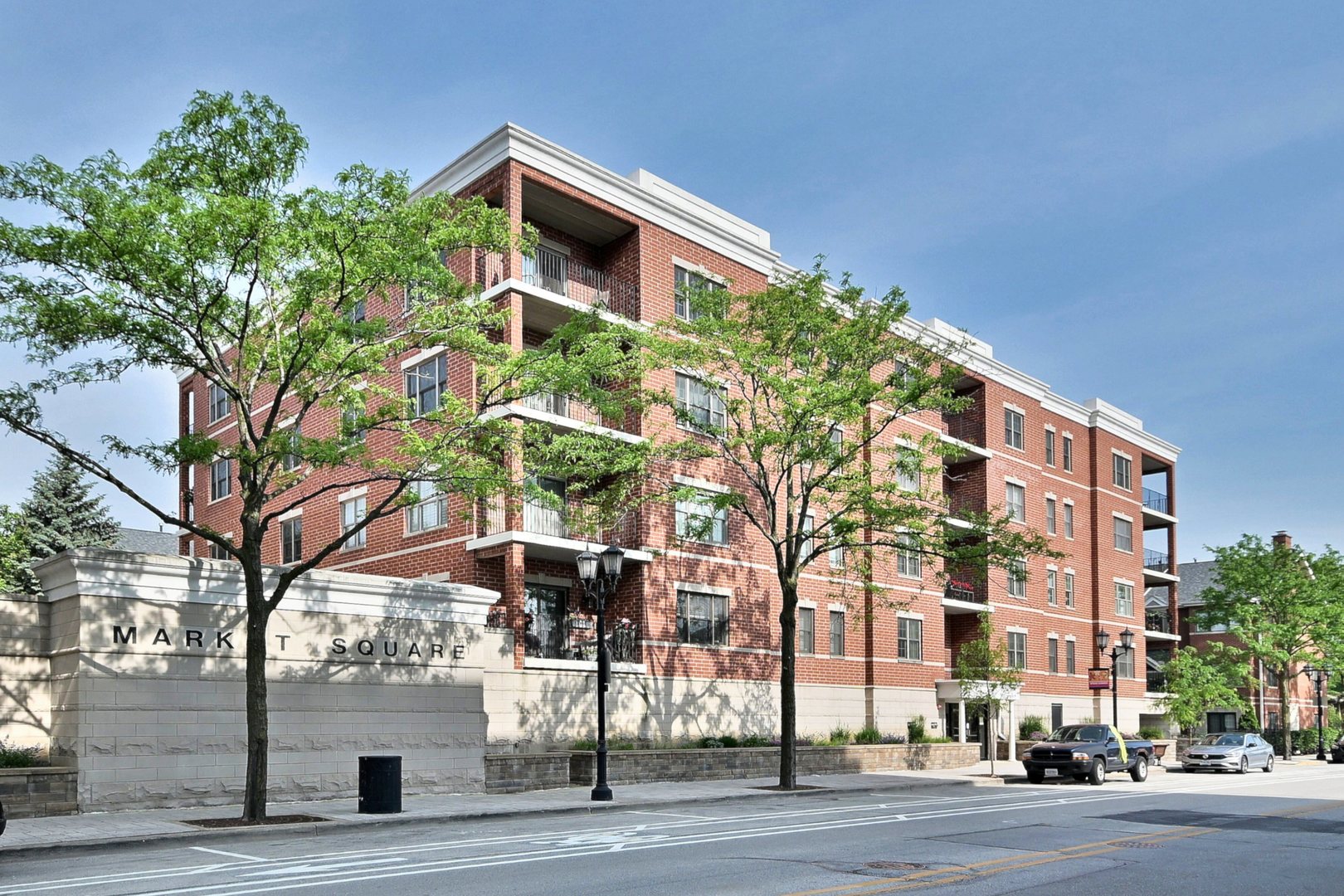 210 N Addison Avenue 201