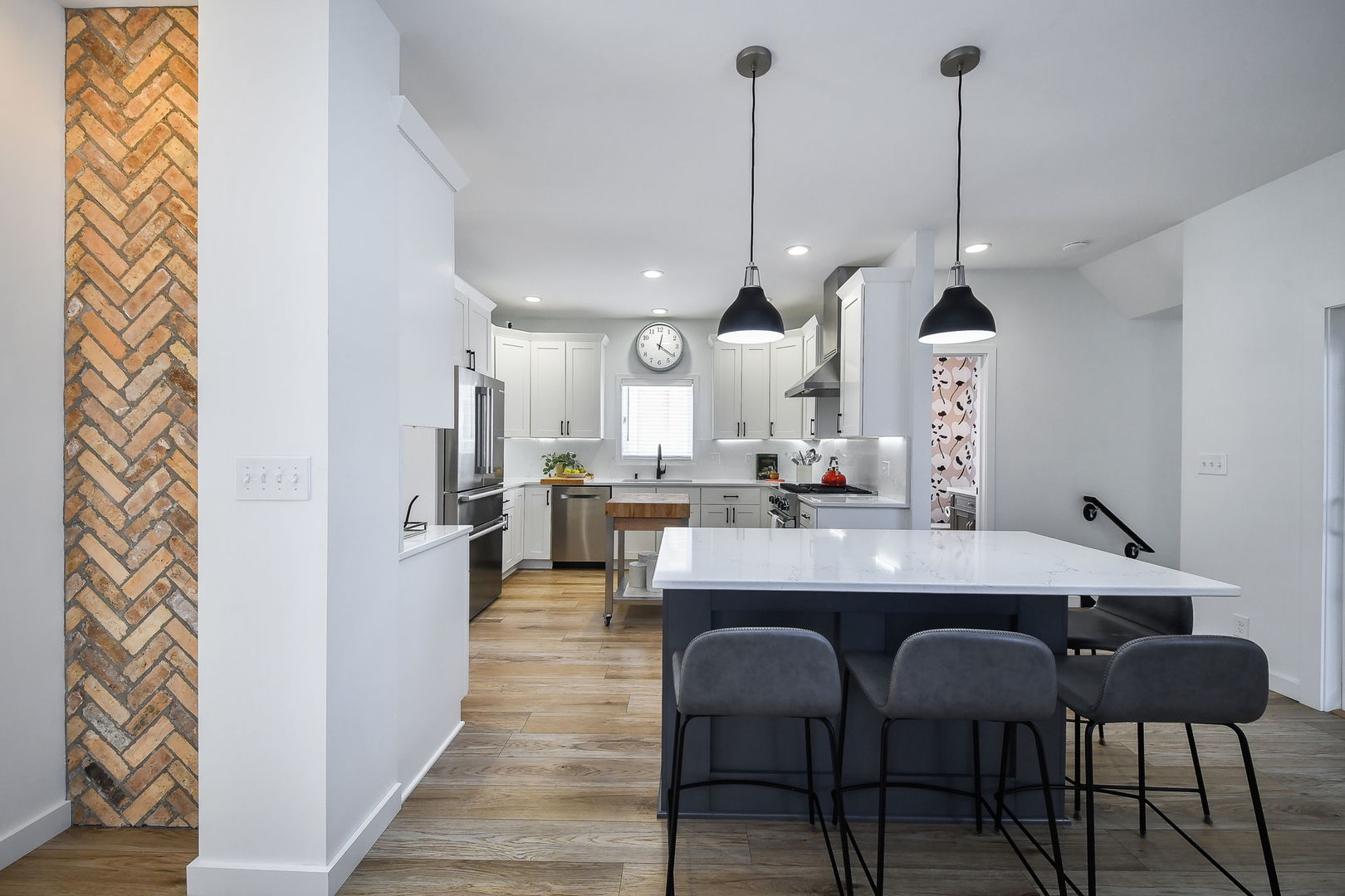 39W232 Armstrong Lane