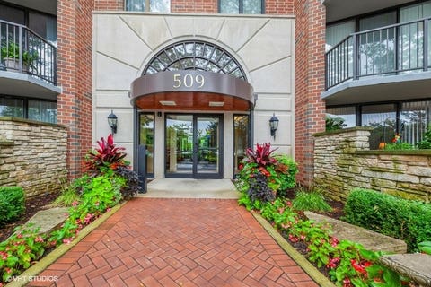 Photo of 509 Aurora Avenue #220, Naperville, IL 60540 (MLS # 12657157)