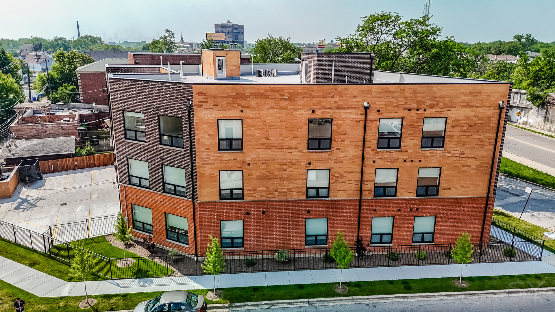 5069-5075 N Northwest Highway
