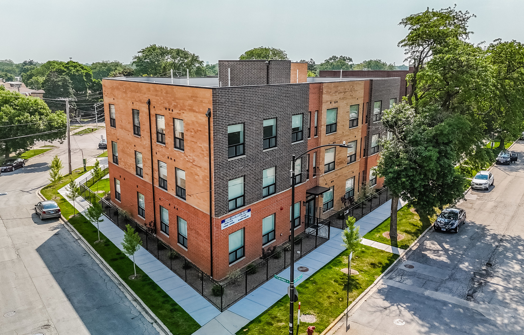 5069-5075 N Northwest Highway