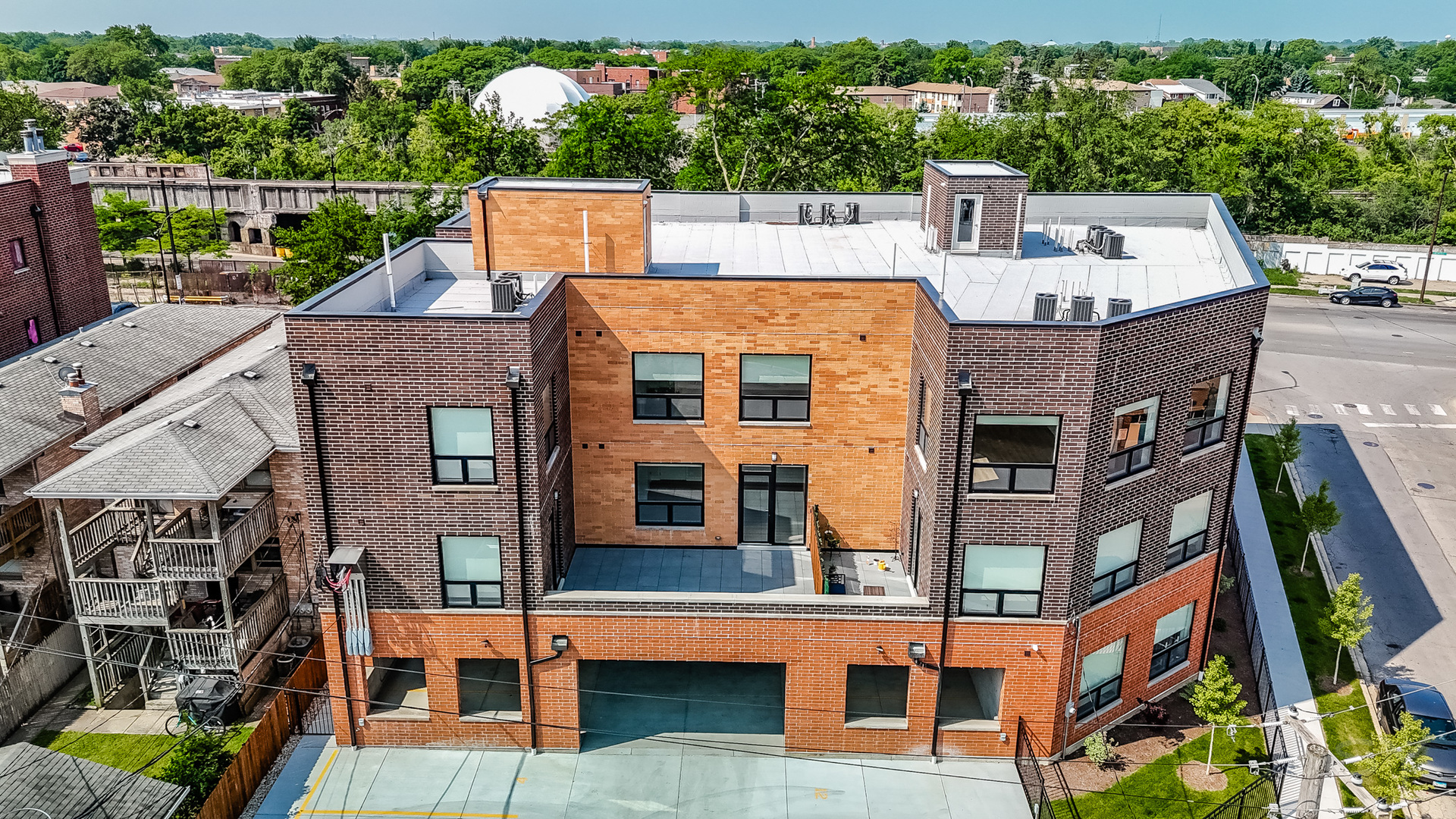 5069-5075 N Northwest Highway