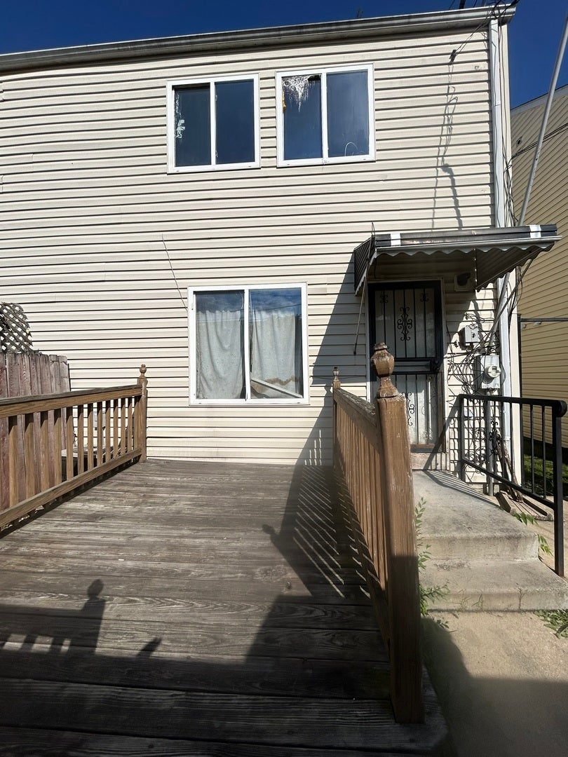 218 N Hamlin Boulevard