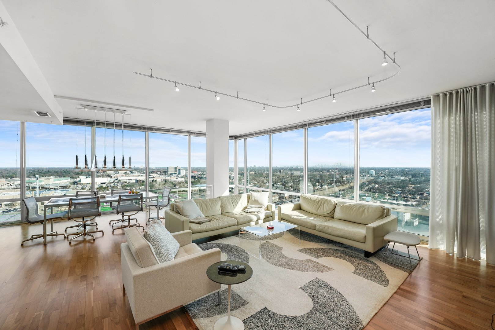 9725 Woods Drive 2015