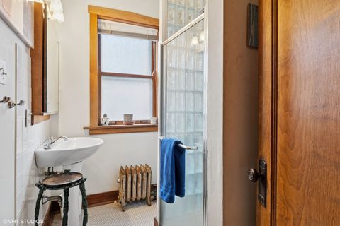 Tiny photo for 5863 N Kenmore Avenue #2, Chicago, IL 60660 (MLS # 12431597)