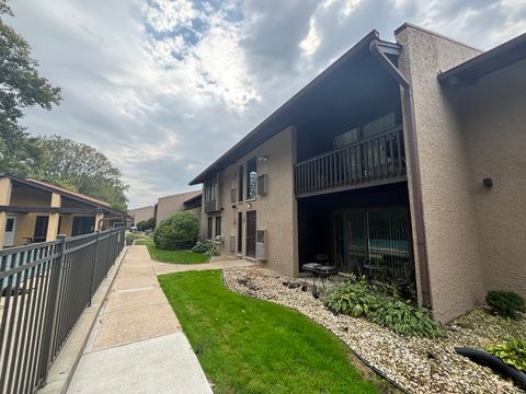 Photo of 1050 Holbrook Road #1H, Homewood, IL 60430 (MLS # 12510017)