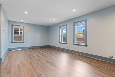 Tiny photo for 2115 Kenilworth Avenue, Berwyn, IL 60402 (MLS # 12550068)