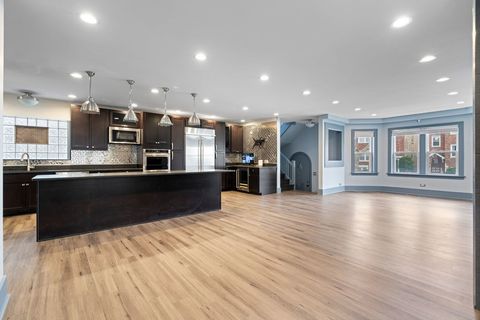 Tiny photo for 2115 Kenilworth Avenue, Berwyn, IL 60402 (MLS # 12550068)