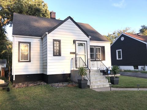 Tiny photo for 17917 Lorenz Avenue, Lansing, IL 60438 (MLS # 12586140)