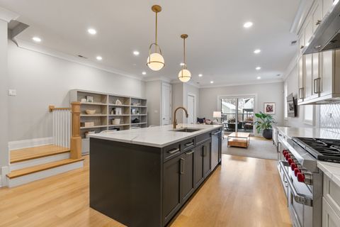 Tiny photo for 1517 W Barry Avenue #2W, Chicago, IL 60657 (MLS # 12593238)